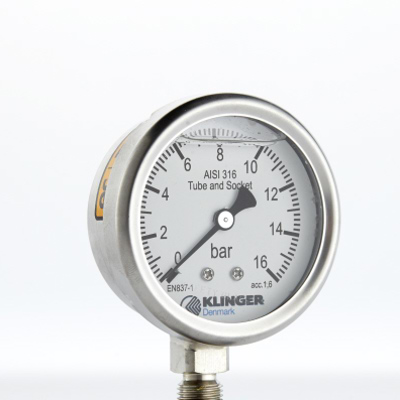 Hvorfor er et manometer væskefyldt?